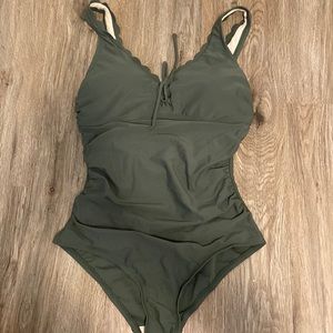 One piece swim suit